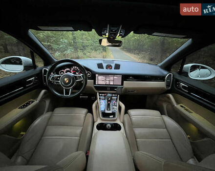 Белый Порше Каен, объемом двигателя 2.89 л и пробегом 121 тыс. км за 57000 $, фото 47 на Automoto.ua
