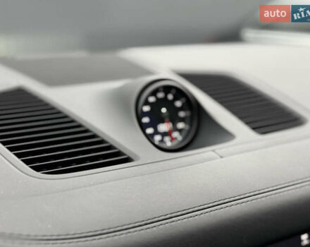 Белый Порше Каен, объемом двигателя 4 л и пробегом 52 тыс. км за 79000 $, фото 27 на Automoto.ua