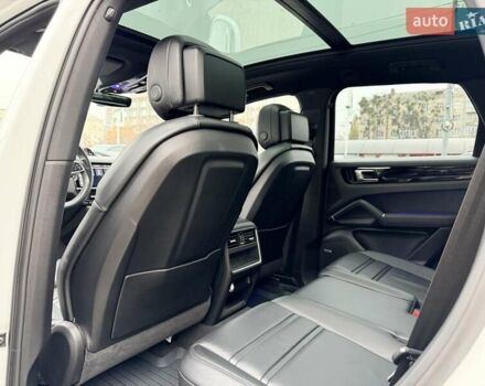 Білий Порше Cayenne, об'ємом двигуна 3 л та пробігом 90 тис. км за 49999 $, фото 28 на Automoto.ua