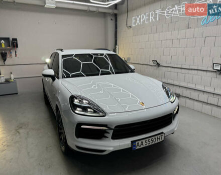 Білий Порше Cayenne, об'ємом двигуна 3 л та пробігом 75 тис. км за 71000 $, фото 72 на Automoto.ua