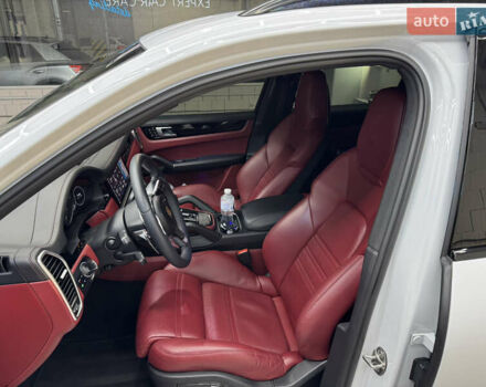 Білий Порше Cayenne, об'ємом двигуна 3 л та пробігом 75 тис. км за 71000 $, фото 42 на Automoto.ua