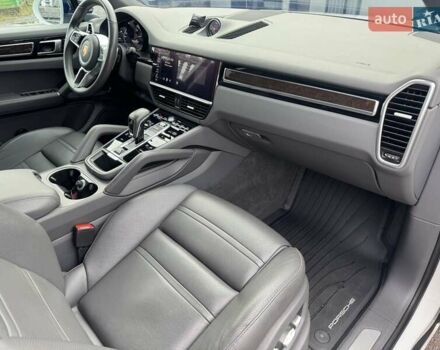 Білий Порше Cayenne, об'ємом двигуна 3 л та пробігом 33 тис. км за 59900 $, фото 68 на Automoto.ua
