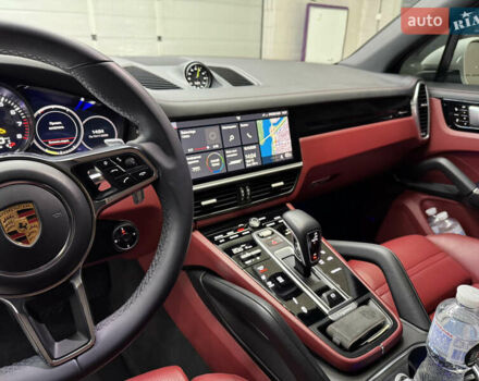 Білий Порше Cayenne, об'ємом двигуна 3 л та пробігом 75 тис. км за 71000 $, фото 44 на Automoto.ua