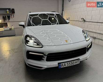 Білий Порше Cayenne, об'ємом двигуна 3 л та пробігом 75 тис. км за 71000 $, фото 1 на Automoto.ua