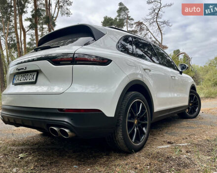 Белый Порше Каен, объемом двигателя 2.89 л и пробегом 121 тыс. км за 57000 $, фото 76 на Automoto.ua