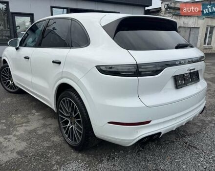 Білий Порше Cayenne, об'ємом двигуна 3 л та пробігом 33 тис. км за 59900 $, фото 49 на Automoto.ua