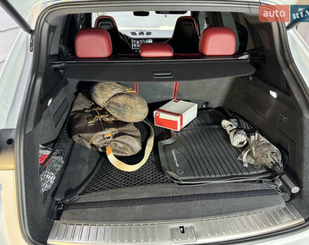 Білий Порше Cayenne, об'ємом двигуна 3 л та пробігом 75 тис. км за 71000 $, фото 34 на Automoto.ua