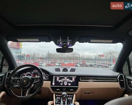 Білий Порше Cayenne, об'ємом двигуна 3 л та пробігом 91 тис. км за 56800 $, фото 25 на Automoto.ua