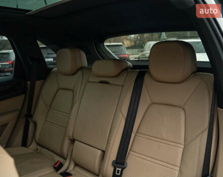 Белый Порше Каен, объемом двигателя 3 л и пробегом 116 тыс. км за 44900 $, фото 42 на Automoto.ua