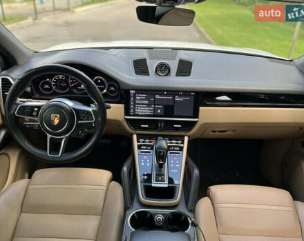 Білий Порше Cayenne, об'ємом двигуна 3 л та пробігом 91 тис. км за 59900 $, фото 14 на Automoto.ua