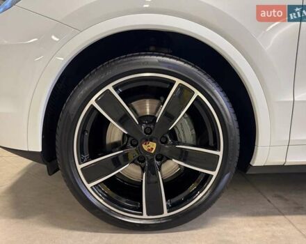 Белый Порше Каен, объемом двигателя 2.89 л и пробегом 62 тыс. км за 67201 $, фото 17 на Automoto.ua