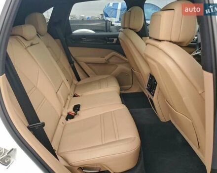 Білий Порше Cayenne, об'ємом двигуна 3 л та пробігом 87 тис. км за 29600 $, фото 6 на Automoto.ua