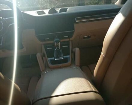 Белый Порше Каен, объемом двигателя 3 л и пробегом 105 тыс. км за 67000 $, фото 11 на Automoto.ua