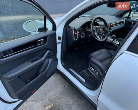 Білий Порше Cayenne, об'ємом двигуна 3 л та пробігом 43 тис. км за 62000 $, фото 11 на Automoto.ua