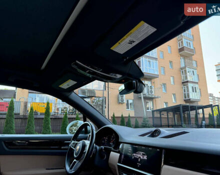 Білий Порше Cayenne, об'ємом двигуна 3 л та пробігом 92 тис. км за 55000 $, фото 23 на Automoto.ua