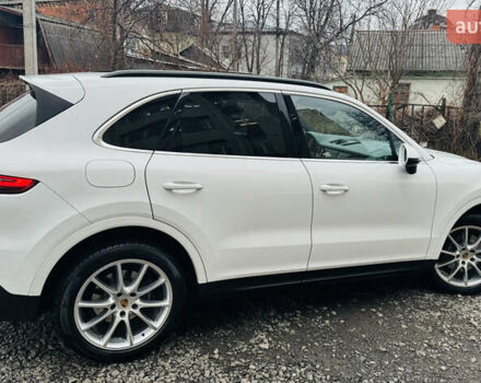 Белый Порше Каен, объемом двигателя 3 л и пробегом 56 тыс. км за 57000 $, фото 6 на Automoto.ua