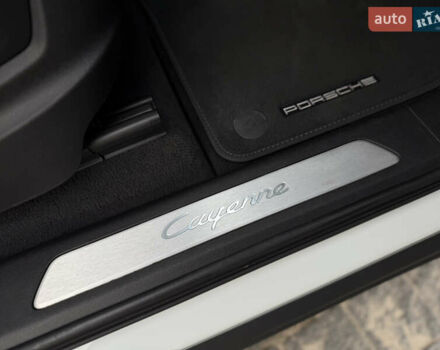 Білий Порше Cayenne, об'ємом двигуна 3 л та пробігом 45 тис. км за 59500 $, фото 58 на Automoto.ua