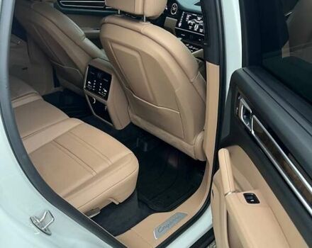Білий Порше Cayenne, об'ємом двигуна 3 л та пробігом 91 тис. км за 56800 $, фото 22 на Automoto.ua
