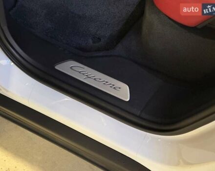 Белый Порше Каен, объемом двигателя 2.89 л и пробегом 62 тыс. км за 61255 $, фото 22 на Automoto.ua