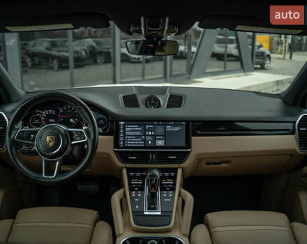 Белый Порше Каен, объемом двигателя 3 л и пробегом 116 тыс. км за 44900 $, фото 22 на Automoto.ua