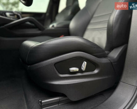 Білий Порше Cayenne, об'ємом двигуна 3 л та пробігом 45 тис. км за 59500 $, фото 26 на Automoto.ua