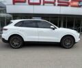 Белый Порше Каен, объемом двигателя 2.98 л и пробегом 33 тыс. км за 56000 $, фото 1 на Automoto.ua