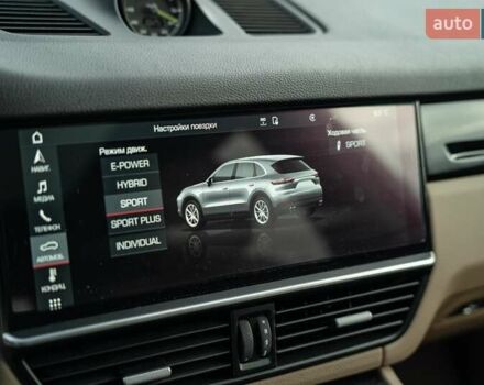 Білий Порше Cayenne, об'ємом двигуна 3 л та пробігом 60 тис. км за 64900 $, фото 46 на Automoto.ua