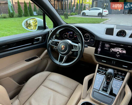 Білий Порше Cayenne, об'ємом двигуна 3 л та пробігом 92 тис. км за 55000 $, фото 27 на Automoto.ua