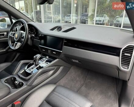 Белый Порше Каен, объемом двигателя 2.98 л и пробегом 33 тыс. км за 56000 $, фото 16 на Automoto.ua