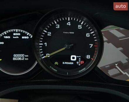 Білий Порше Cayenne, об'ємом двигуна 3 л та пробігом 60 тис. км за 64900 $, фото 36 на Automoto.ua