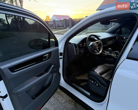 Белый Порше Каен, объемом двигателя 3 л и пробегом 96 тыс. км за 41800 $, фото 6 на Automoto.ua