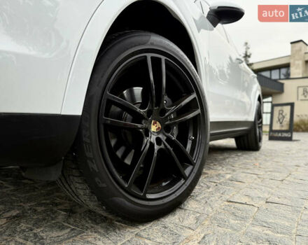 Білий Порше Cayenne, об'ємом двигуна 3 л та пробігом 45 тис. км за 59500 $, фото 6 на Automoto.ua