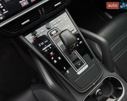 Білий Порше Cayenne, об'ємом двигуна 3 л та пробігом 45 тис. км за 59500 $, фото 35 на Automoto.ua