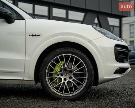 Білий Порше Cayenne, об'ємом двигуна 3 л та пробігом 60 тис. км за 64900 $, фото 16 на Automoto.ua