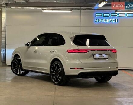 Белый Порше Каен, объемом двигателя 2.89 л и пробегом 62 тыс. км за 61255 $, фото 7 на Automoto.ua