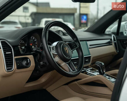 Белый Порше Каен, объемом двигателя 3 л и пробегом 116 тыс. км за 44900 $, фото 21 на Automoto.ua