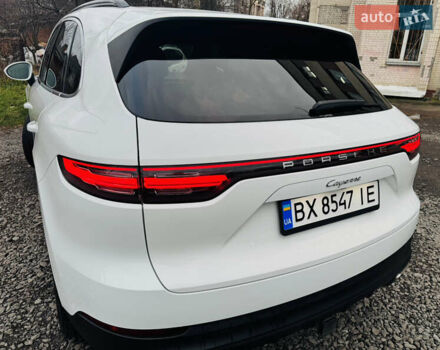 Белый Порше Каен, объемом двигателя 3 л и пробегом 56 тыс. км за 57000 $, фото 2 на Automoto.ua