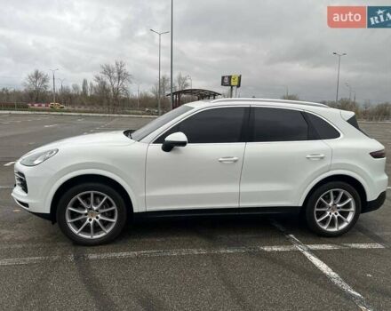 Білий Порше Cayenne, об'ємом двигуна 3 л та пробігом 91 тис. км за 56800 $, фото 1 на Automoto.ua