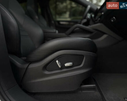 Білий Порше Cayenne, об'ємом двигуна 3 л та пробігом 45 тис. км за 59500 $, фото 59 на Automoto.ua