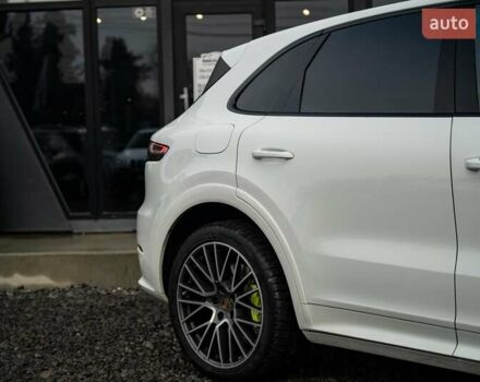 Білий Порше Cayenne, об'ємом двигуна 3 л та пробігом 60 тис. км за 64900 $, фото 11 на Automoto.ua