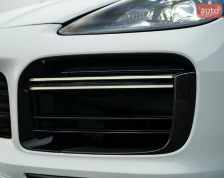 Білий Порше Cayenne, об'ємом двигуна 3 л та пробігом 60 тис. км за 64900 $, фото 20 на Automoto.ua