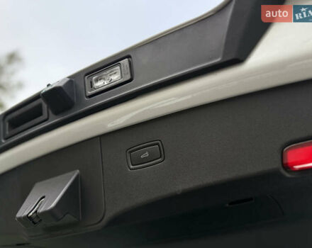 Білий Порше Cayenne, об'ємом двигуна 3 л та пробігом 45 тис. км за 59500 $, фото 53 на Automoto.ua