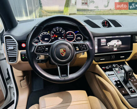 Белый Порше Каен, объемом двигателя 3 л и пробегом 56 тыс. км за 57000 $, фото 14 на Automoto.ua