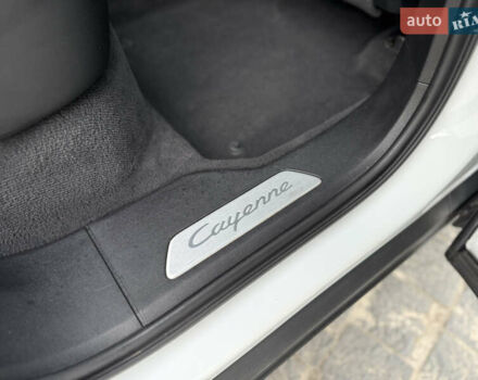 Білий Порше Cayenne, об'ємом двигуна 3 л та пробігом 45 тис. км за 59500 $, фото 55 на Automoto.ua