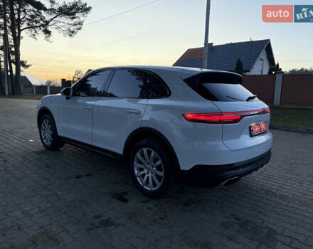 Белый Порше Каен, объемом двигателя 3 л и пробегом 96 тыс. км за 41800 $, фото 5 на Automoto.ua