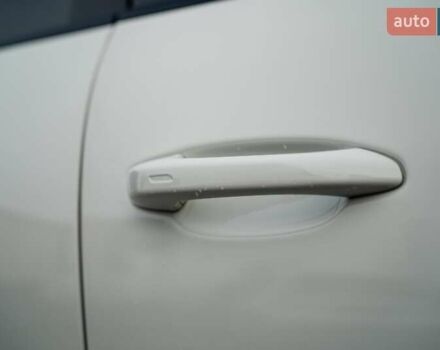 Білий Порше Cayenne, об'ємом двигуна 3 л та пробігом 60 тис. км за 64900 $, фото 26 на Automoto.ua