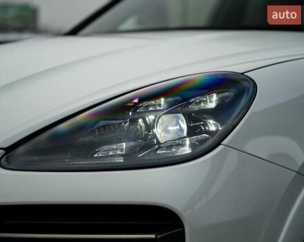 Білий Порше Cayenne, об'ємом двигуна 3 л та пробігом 60 тис. км за 64900 $, фото 18 на Automoto.ua