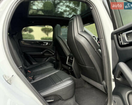 Білий Порше Cayenne, об'ємом двигуна 3 л та пробігом 45 тис. км за 59500 $, фото 56 на Automoto.ua