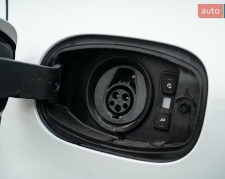 Білий Порше Cayenne, об'ємом двигуна 3 л та пробігом 60 тис. км за 64900 $, фото 22 на Automoto.ua