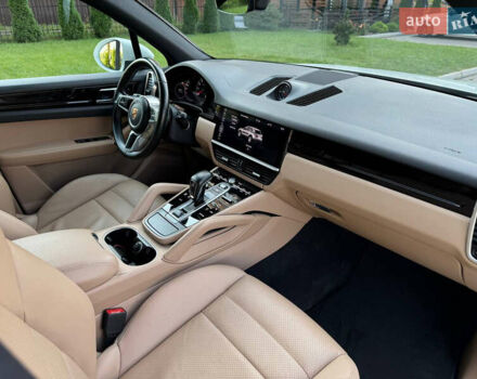 Білий Порше Cayenne, об'ємом двигуна 3 л та пробігом 92 тис. км за 55000 $, фото 18 на Automoto.ua